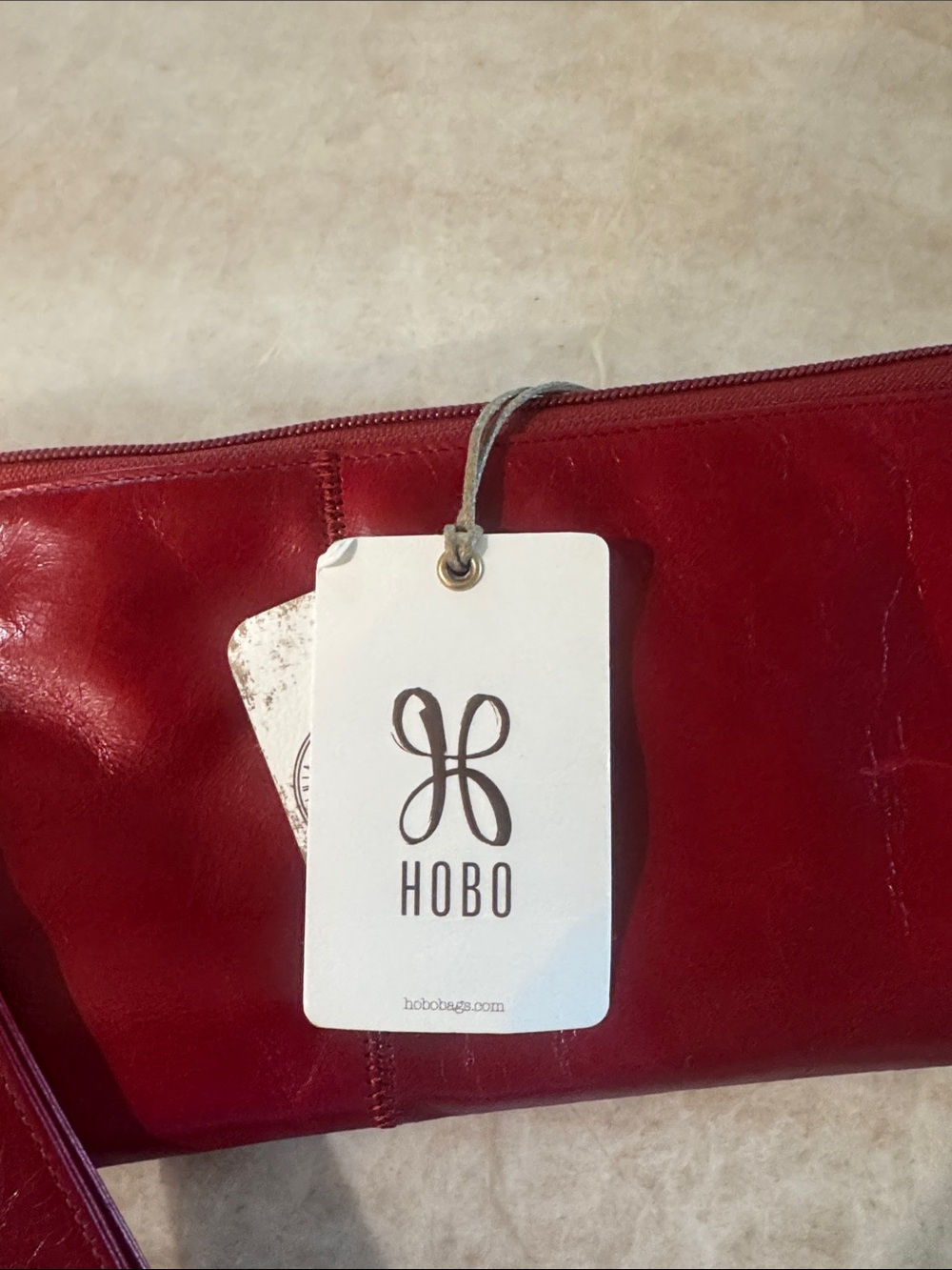 HOBO Vida Clutch Wallet NWT Cardinal Red - Picture 3 of 5